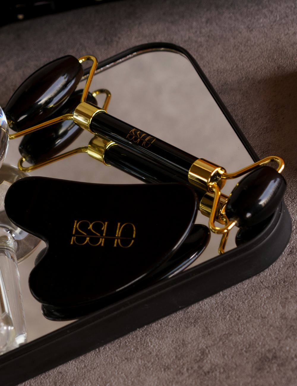 Set de Rodillo y Gua Sha ISSHO® de Obsidiana - Equilibrio