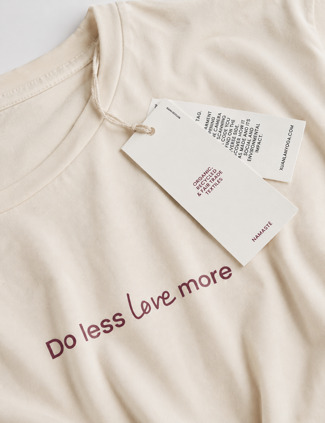 Camiseta Do Less Love More